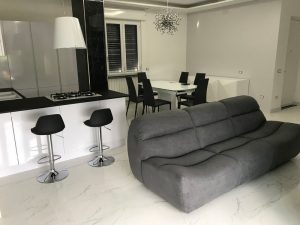 Scopri di più sull'articolo L’arredamento completo di una coppia di sposi da Prezioso Casa